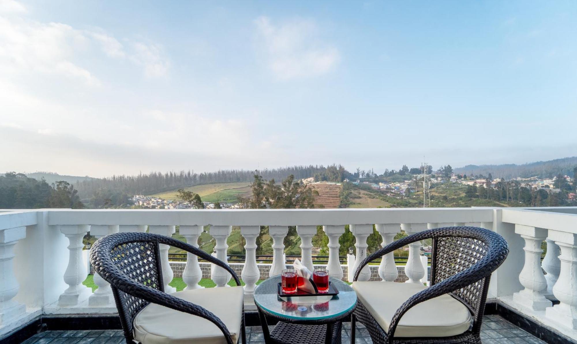 Treebo Skydale Premium Suites, 1500 Mtrs From Ooty Lake Εξωτερικό φωτογραφία